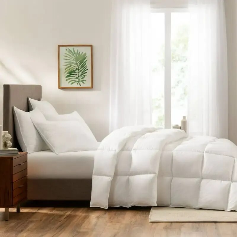 High Quality Down  Comforter, Full/Queen