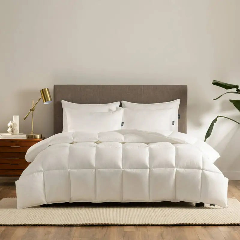 High Quality Down  Comforter, Full/Queen